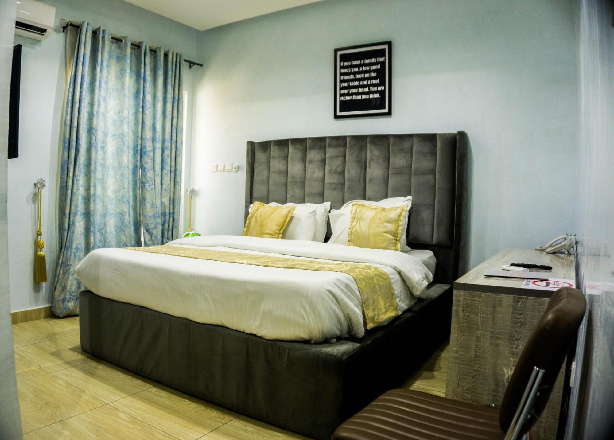 Vibes Suites Kaba ภายนอก รูปภาพ