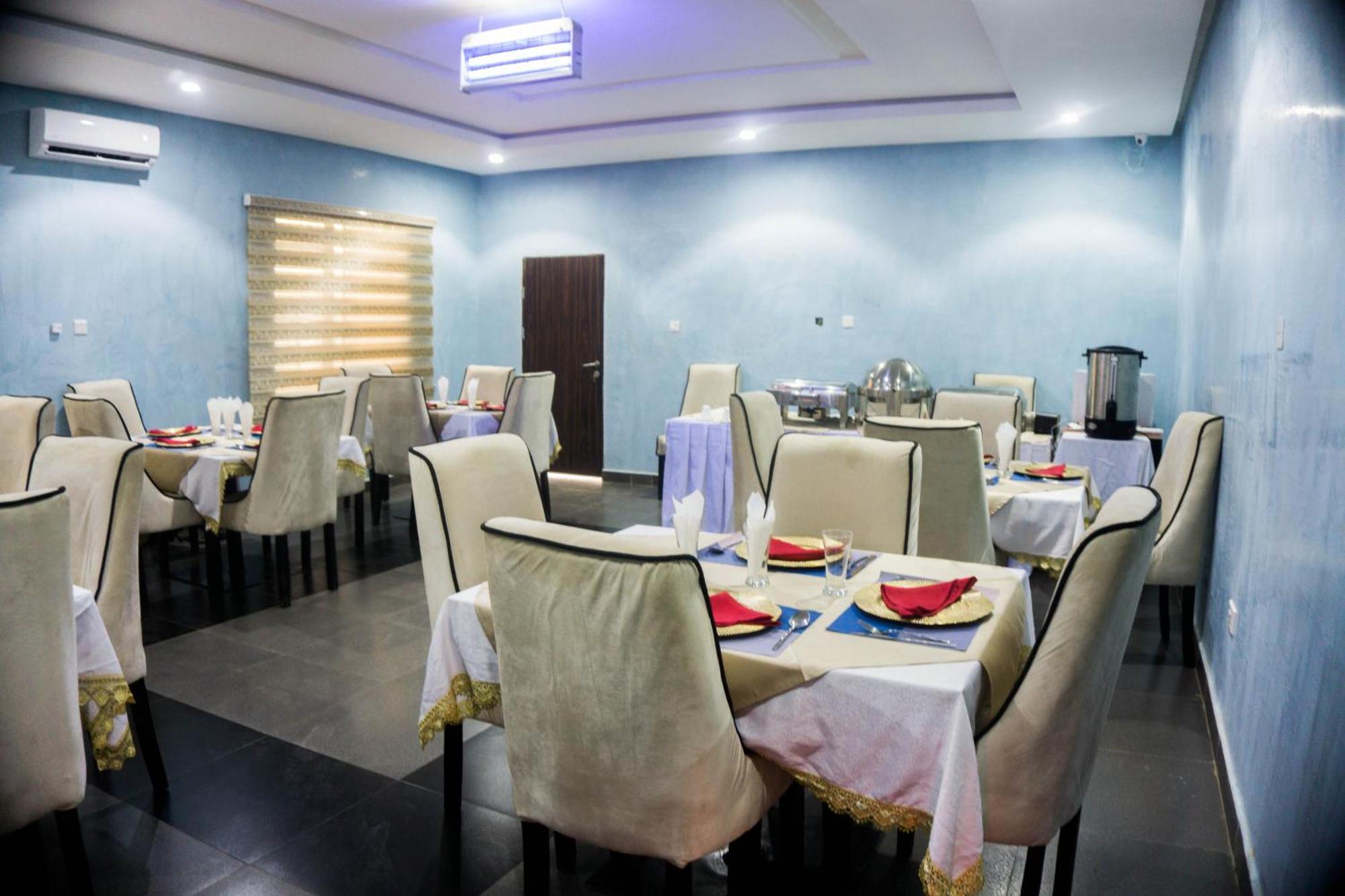 Vibes Suites Kaba ภายนอก รูปภาพ