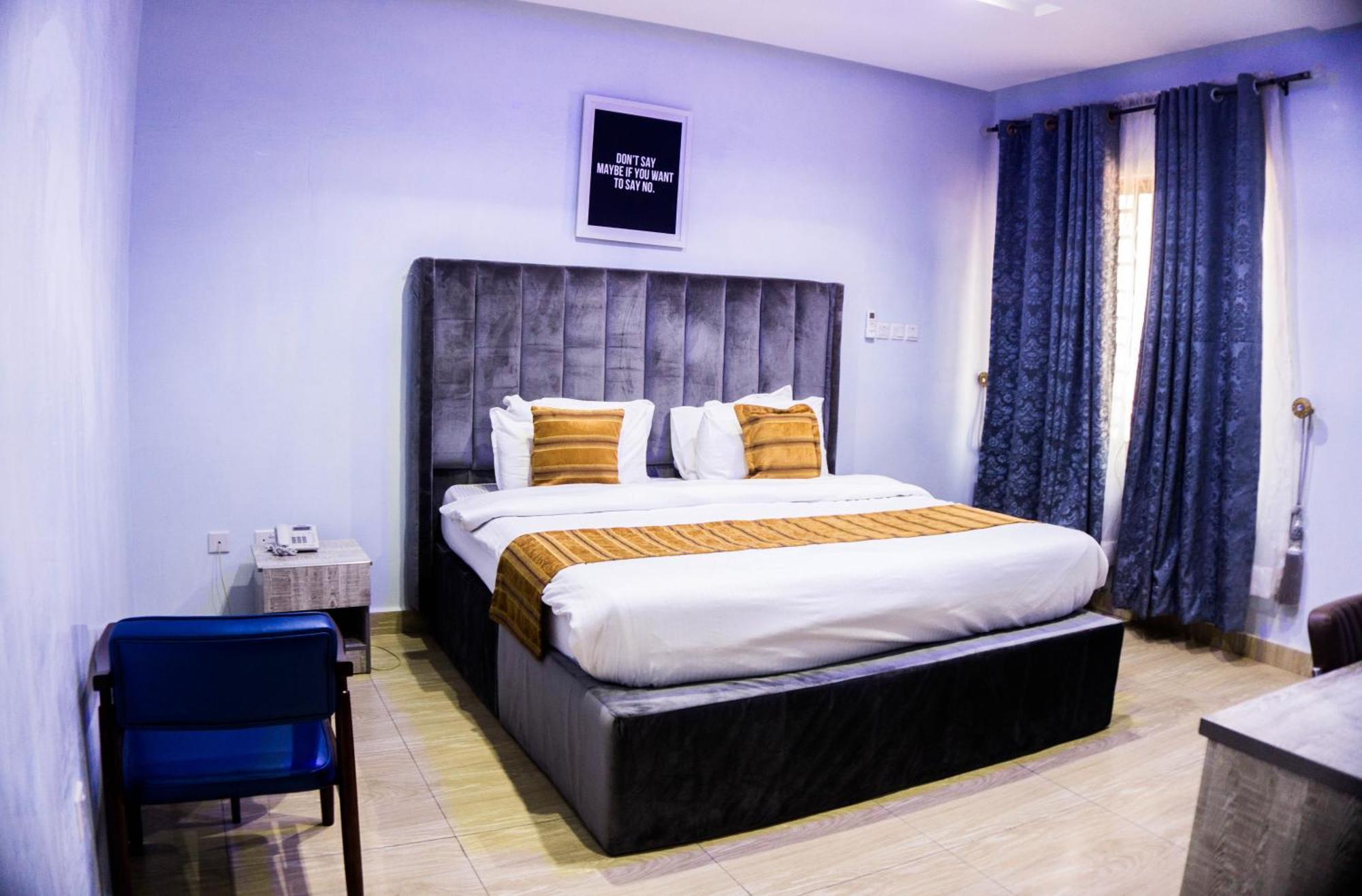 Vibes Suites Kaba ภายนอก รูปภาพ
