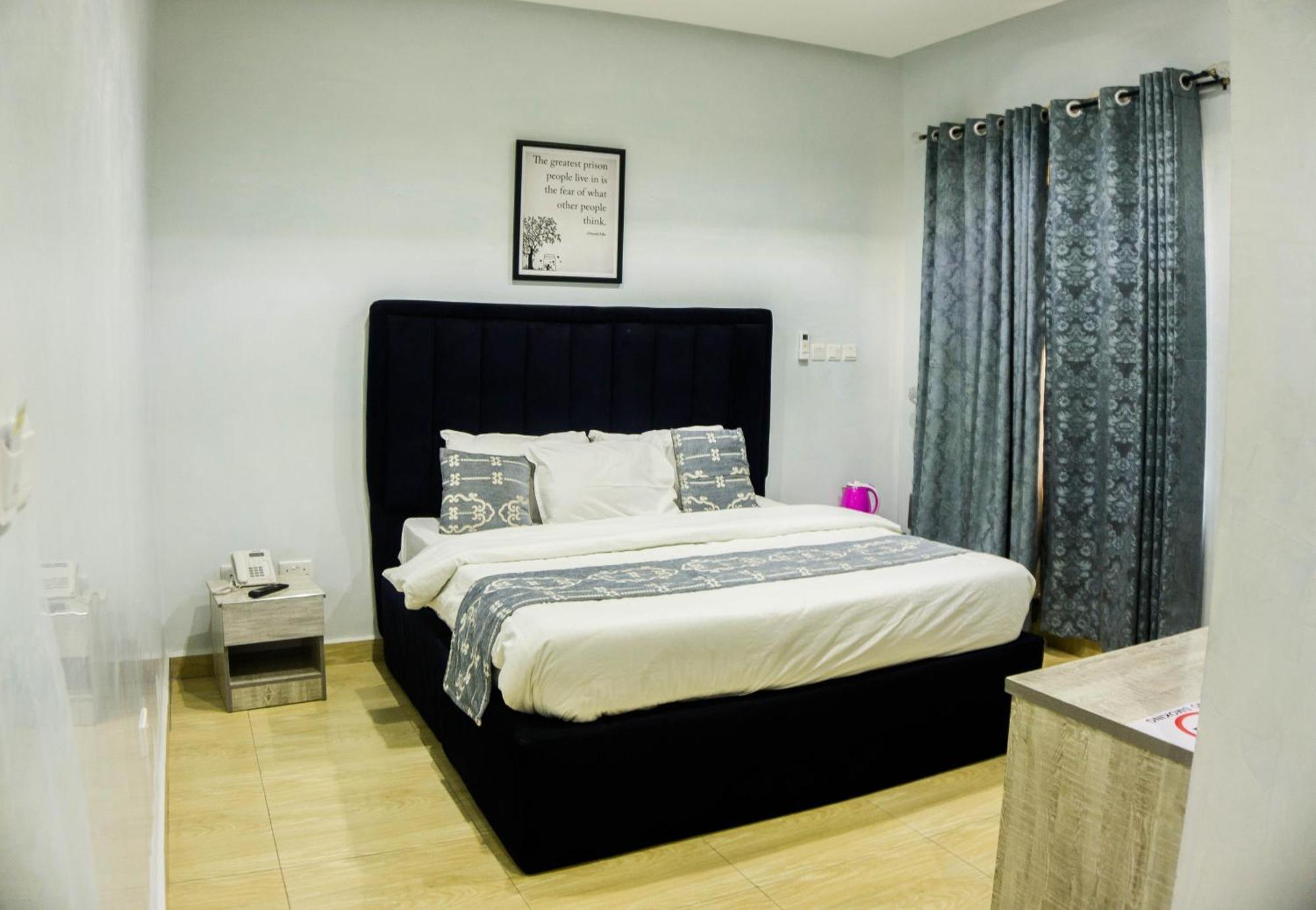 Vibes Suites Kaba ภายนอก รูปภาพ
