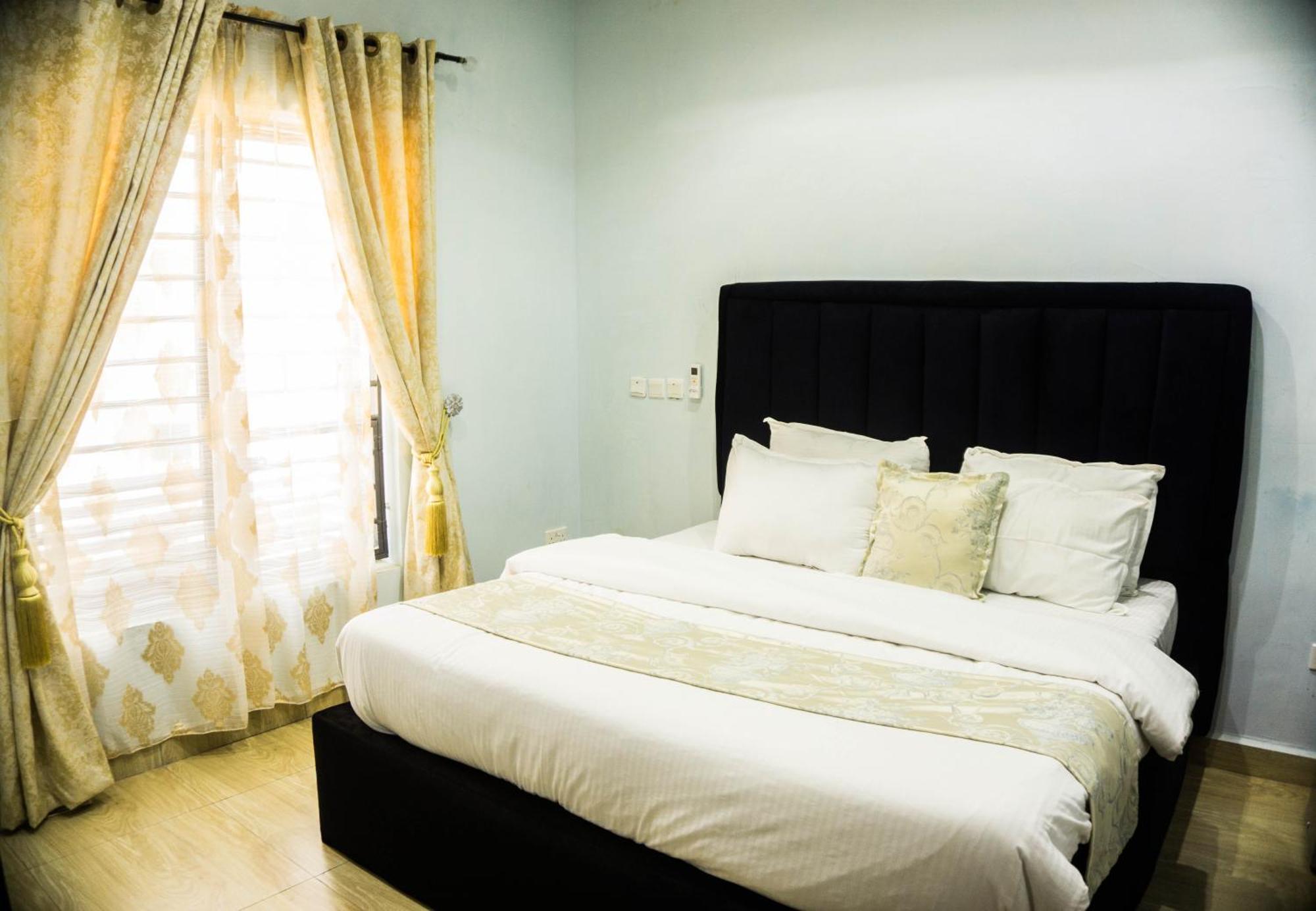 Vibes Suites Kaba ภายนอก รูปภาพ