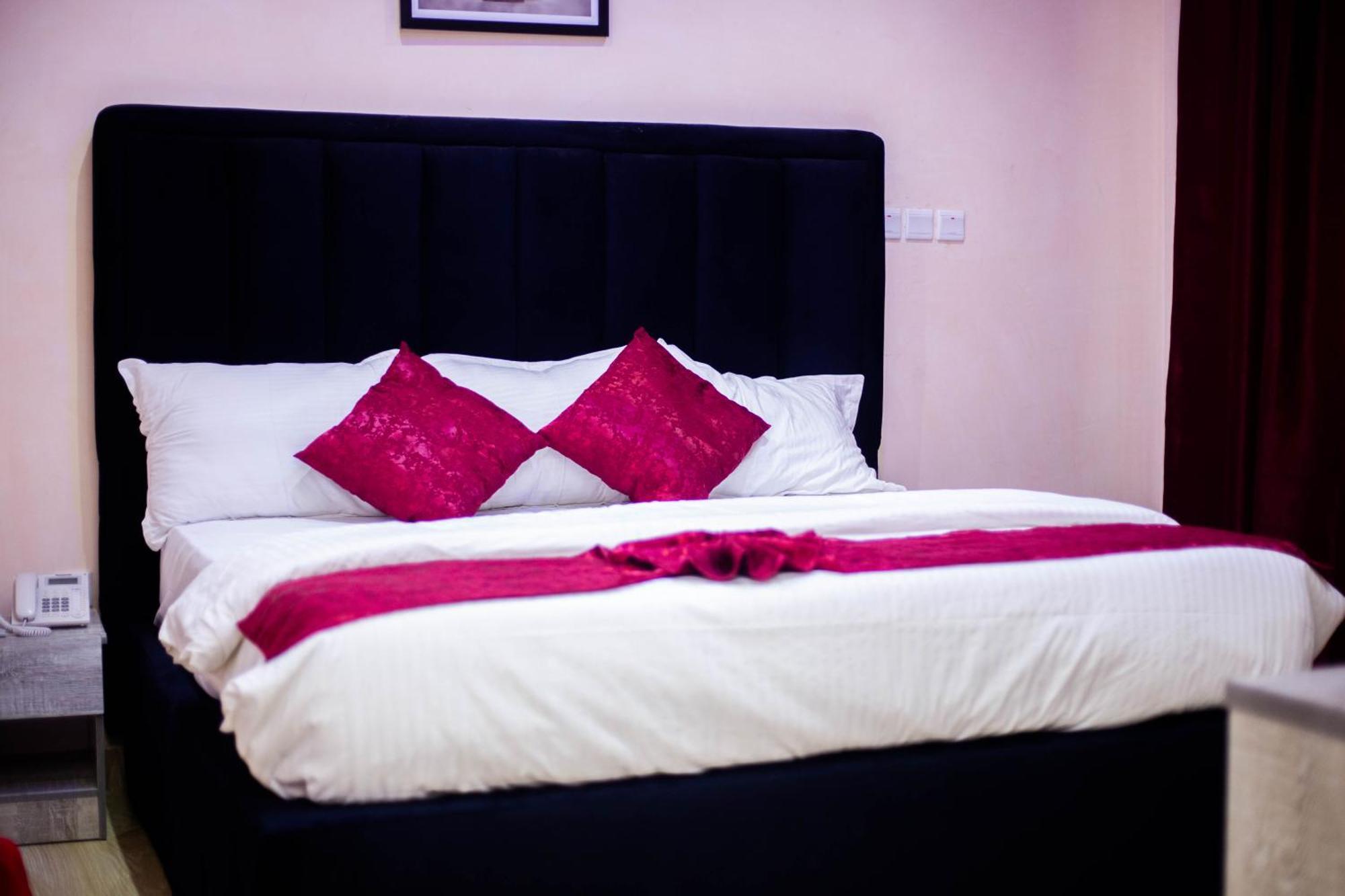 Vibes Suites Kaba ภายนอก รูปภาพ