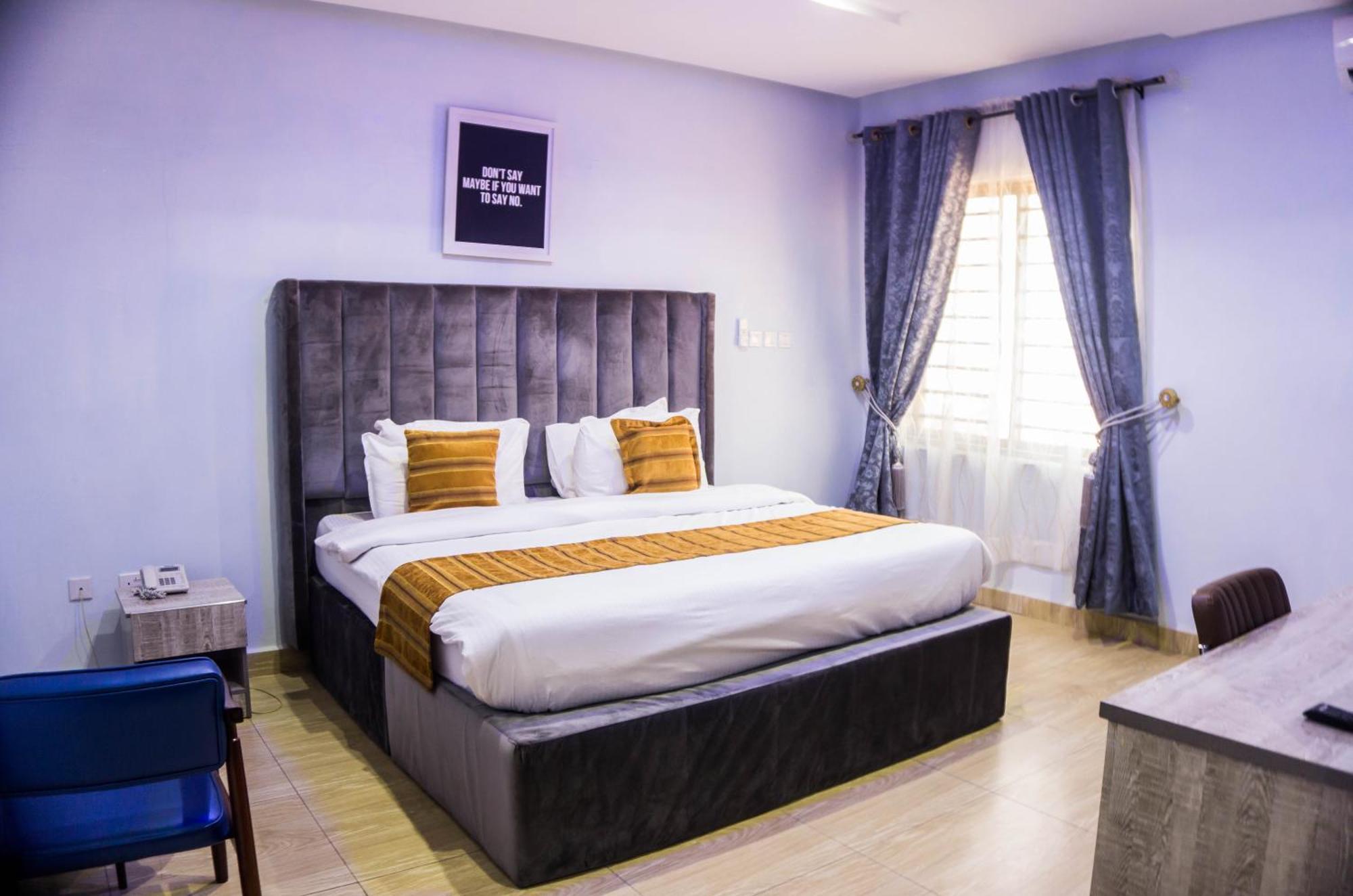 Vibes Suites Kaba ภายนอก รูปภาพ