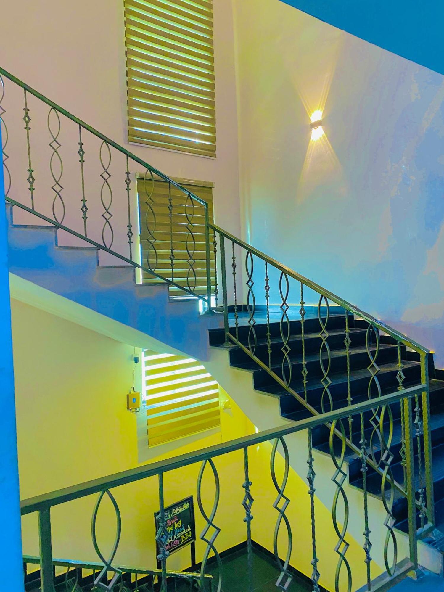 Vibes Suites Kaba ภายนอก รูปภาพ