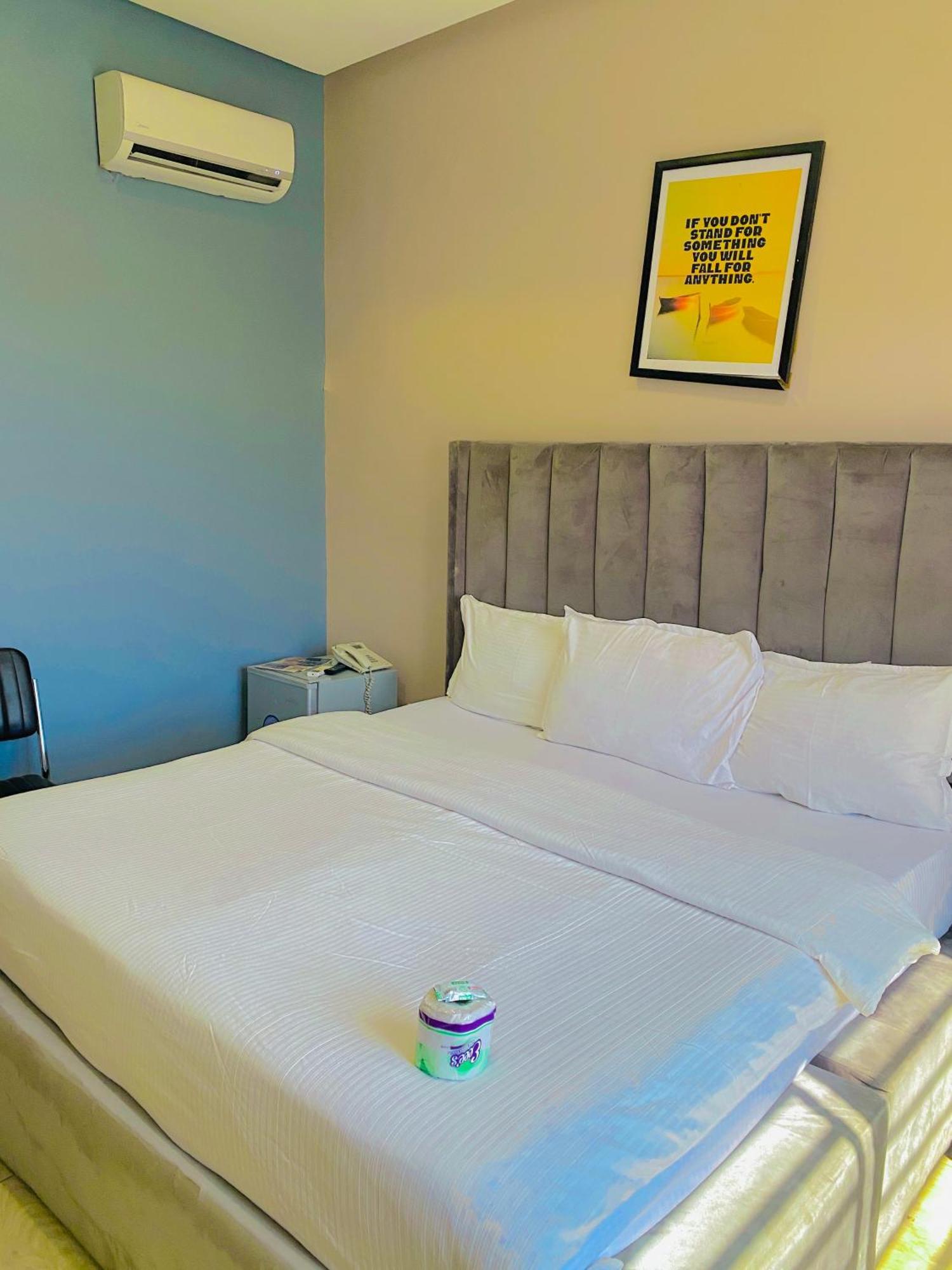 Vibes Suites Kaba ภายนอก รูปภาพ