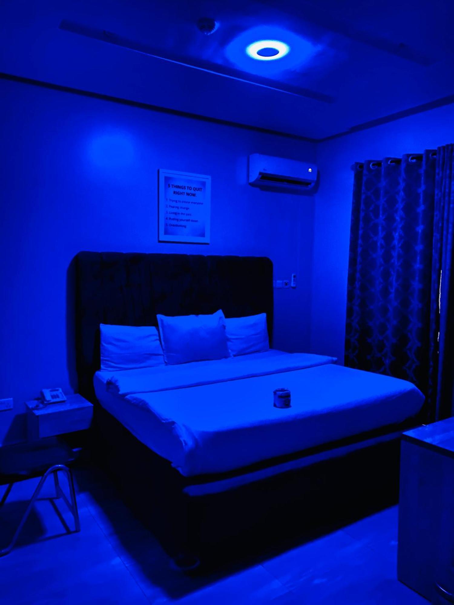 Vibes Suites Kaba ภายนอก รูปภาพ