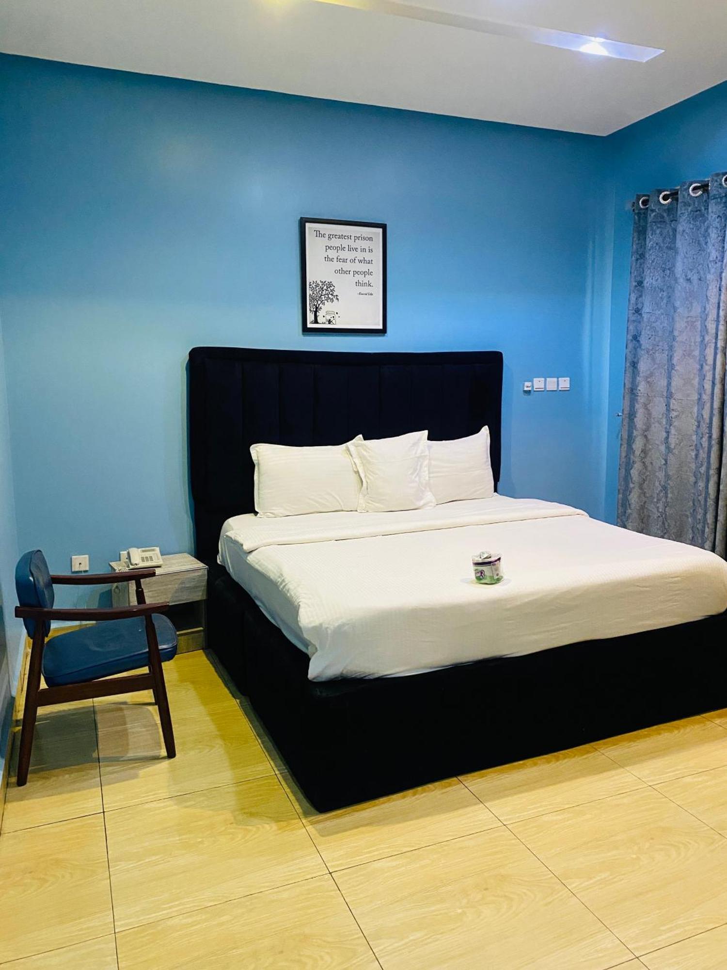 Vibes Suites Kaba ภายนอก รูปภาพ