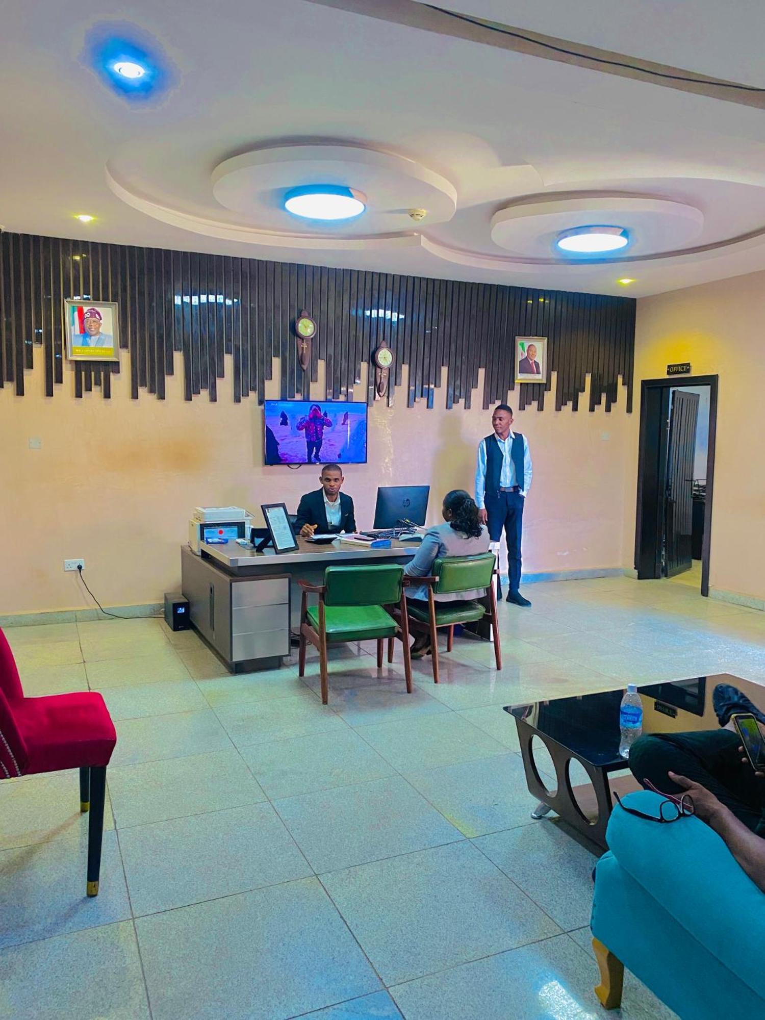 Vibes Suites Kaba ภายนอก รูปภาพ